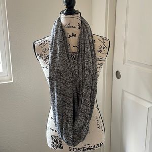 Halogen circle scarf